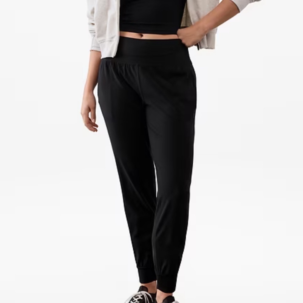 Athleta salutation jogger in powervita women’s small black EUC
